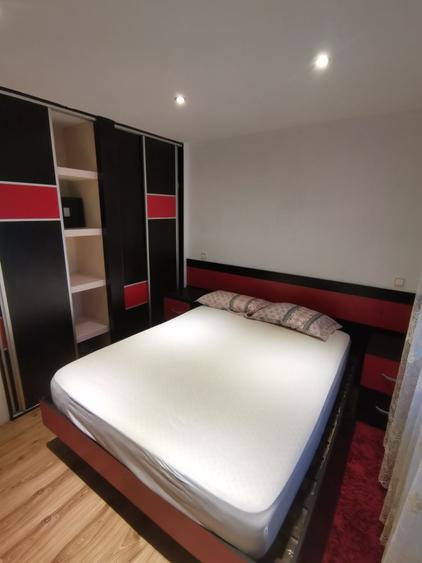 Apartament cu 2 camere decomandat în Exterior Vest