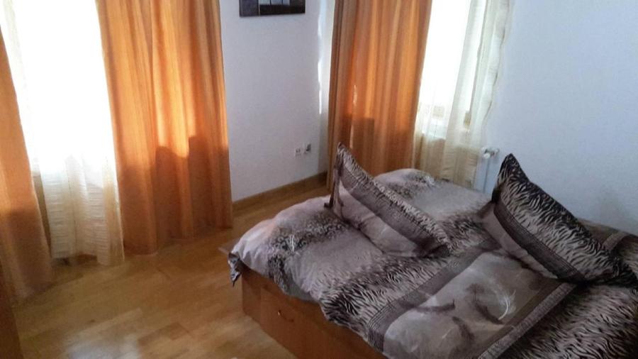 Casă individuală cu 5 camere cu Teren 540 Mp în Caragiale