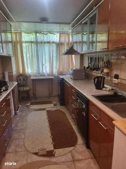 Apartament cu 3 camere decomandat în Mangalia