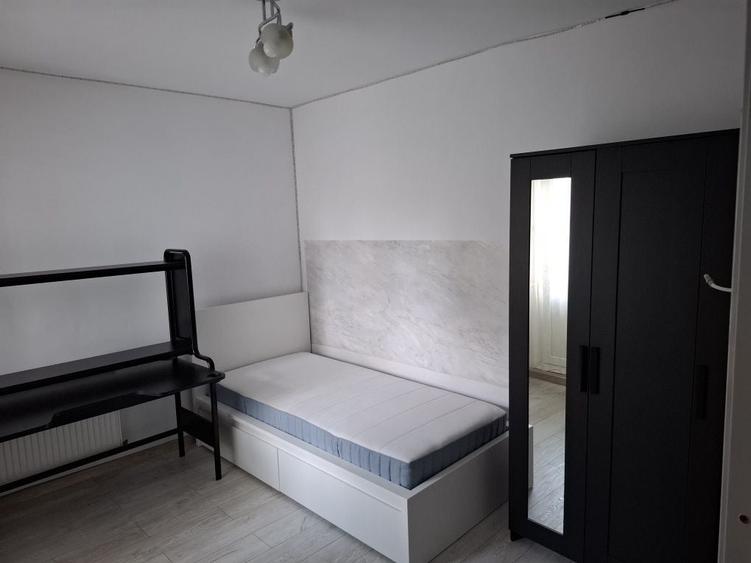 Apartament cu 3 camere în Mărășești