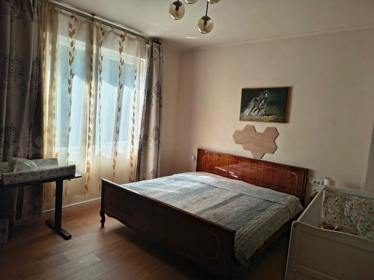 Apartament cu 3 camere decomandat, mobilat în Centrul Istoric