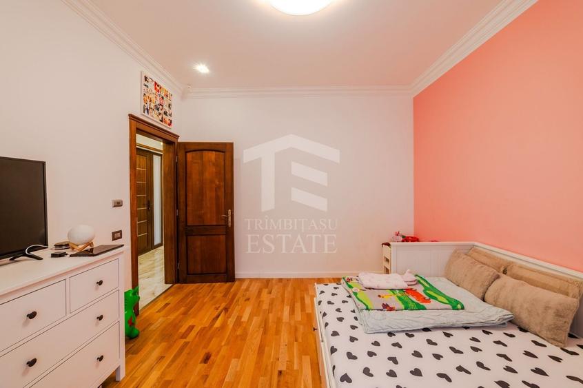Casă individuală cu 6 camere cu Piscina în Chișoda