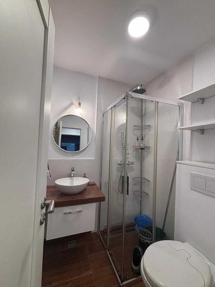 Apartament cu 4 camere decomandat în Grigorescu
