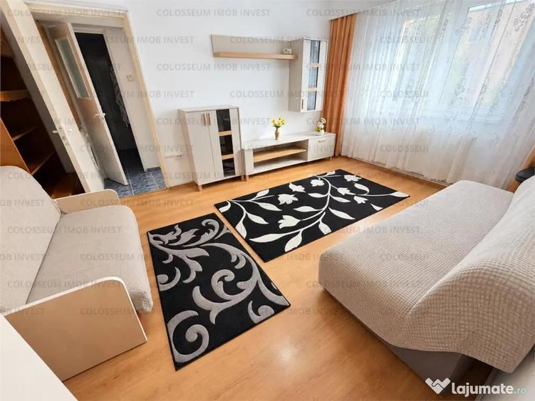 Apartament cu 3 camere semidecomandat în Florilor