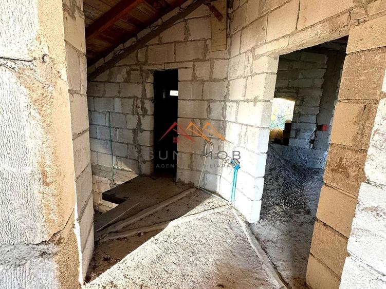Casă cu 6 camere cu Canalizare în Cornu
