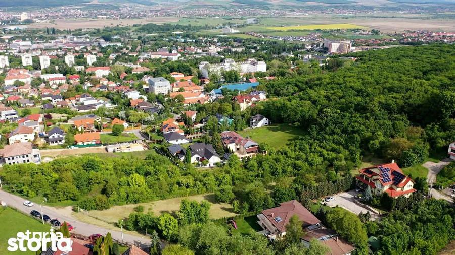 Teren de 1464 mp, în Central