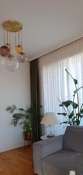 Apartament cu 3 camere, mobilat în Tei