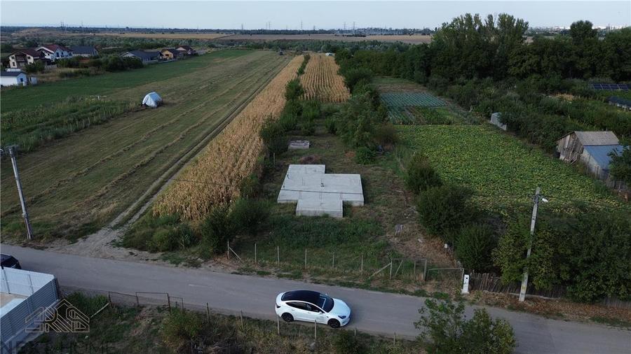 Teren intravilan de 4957 mp, în Golești