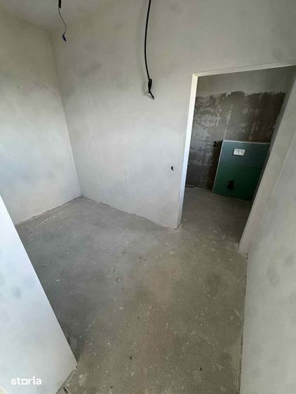 Casă cu 4 camere cu Teren 466 Mp în Păulești