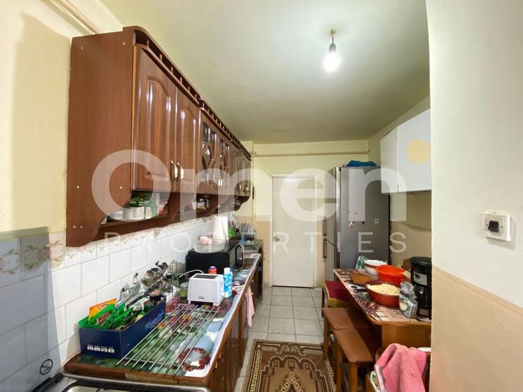Apartament cu 4 camere decomandat în Traian