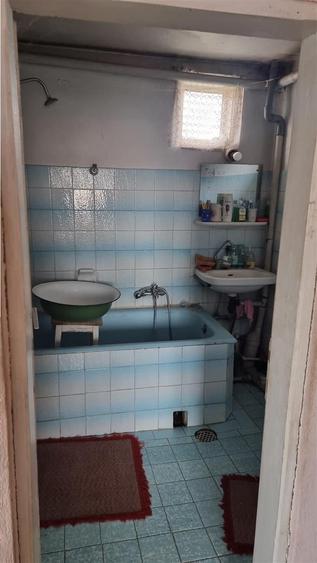 Duplex cu 4 camere cu Canalizare în Lenin Sud