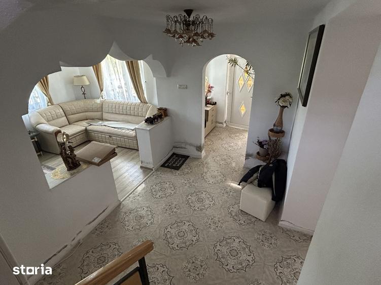 Casă cu 3 camere cu Teren 2496 Mp în Băbana