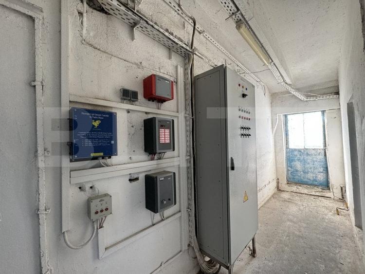 Spațiu industrial, de 4,403 mp, în Bucovăț