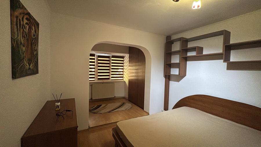 Inchiriez apartament 2camere central , etaj 1/3 pe termen lung si contract la ANAF - 7