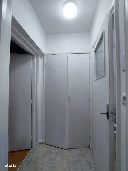 Apartament cu 2 camere semidecomandat, mobilat în Titan