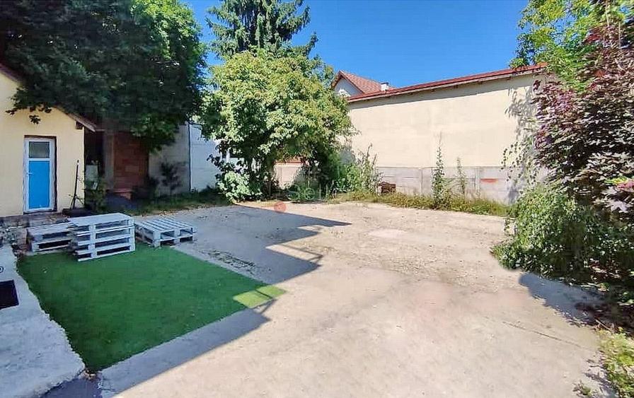 Birou, de 400 mp, în Brașovul Vechi