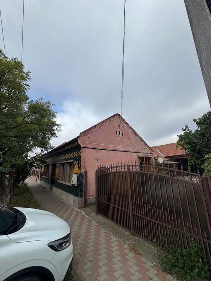 Casă cu 4 camere în Utvin