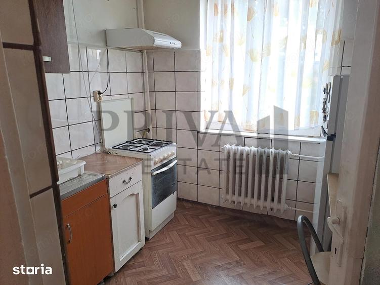 Apartament cu 3 camere decomandat, mobilat în Olimpia-Stadion