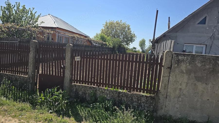 Teren de 2600 mp, în Ghindeni