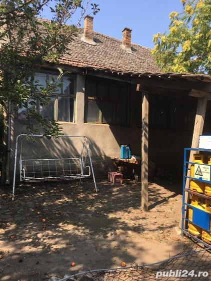 Casă cu 3 camere în Comloșu Mare