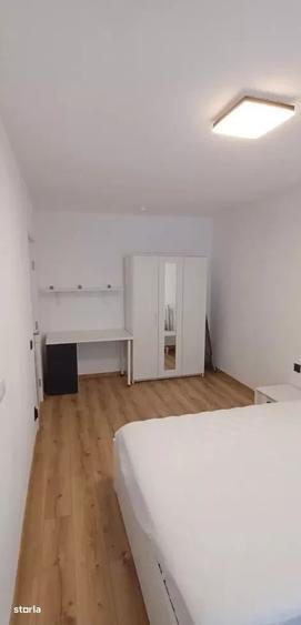 Apartament cu 3 camere în Apărătorii Patriei