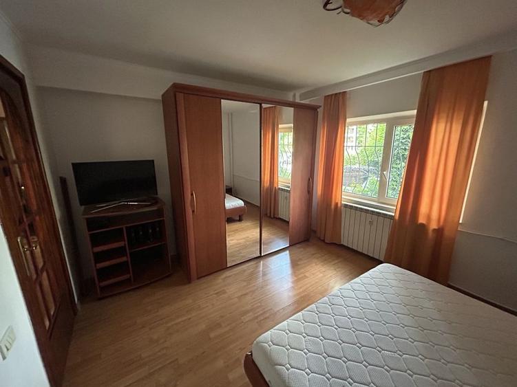 Apartament cu 3 camere decomandat, mobilat în Brâncoveanu