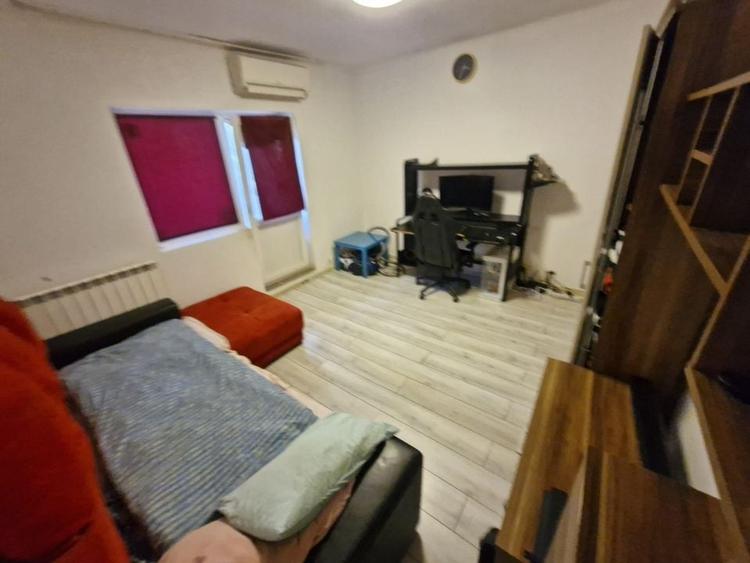 Apartament cu 3 camere decomandat, mobilat în Vitan Mall