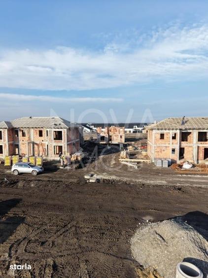 Casă cu 5 camere cu Teren 306 Mp în Șura Mică