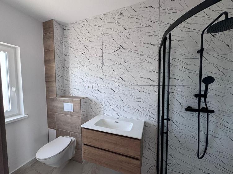 Duplex cu 4 camere cu Canalizare în Moșnița Nouă