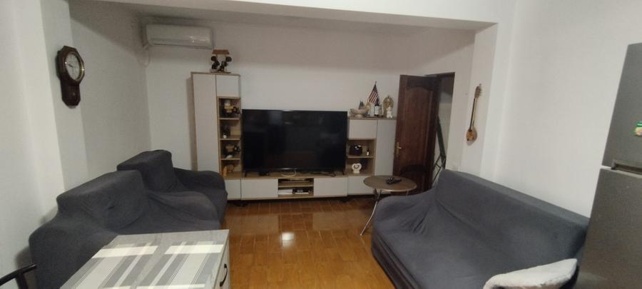 Apartament cu 3 camere semidecomandat în Adunații-Copăceni