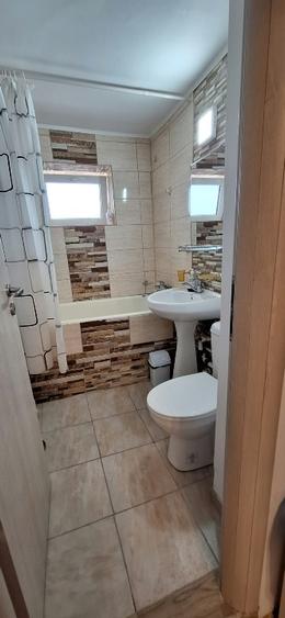 Apartament cu 3 camere decomandat în Tomis III