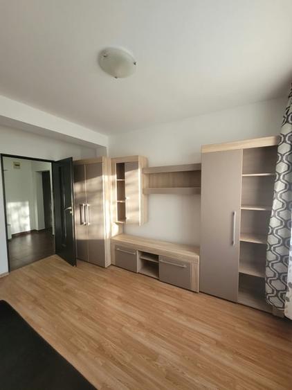 Apartament cu 3 camere decomandat, mobilat în Gării