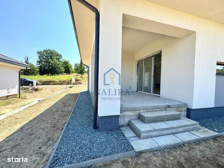 Casă cu 4 camere în Satu Nou de Jos