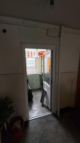 Apartament cu 3 camere semidecomandat, mobilat în Parcul Circului
