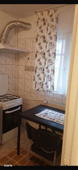 Apartament cu 3 camere decomandat în Tineretului