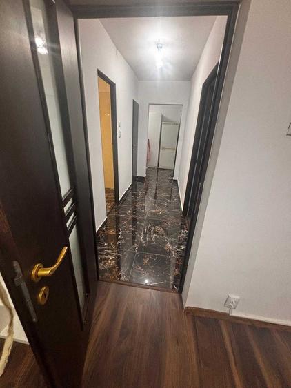 Apartament cu 2 camere decomandat în Basarabia