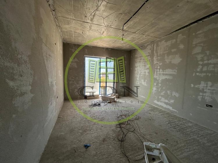 Casă individuală cu 5 camere cu Teren 500 Mp în Malu Mare