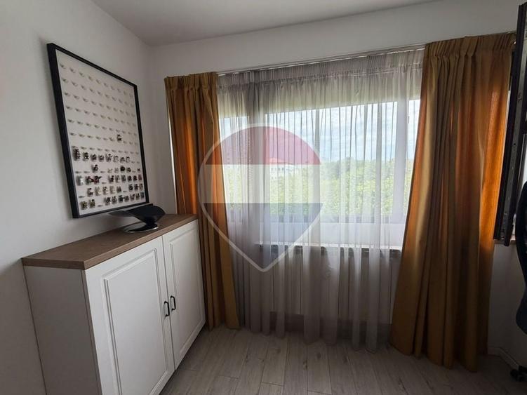 Apartament cu 2 camere semidecomandat, mobilat în P-ța Muncii