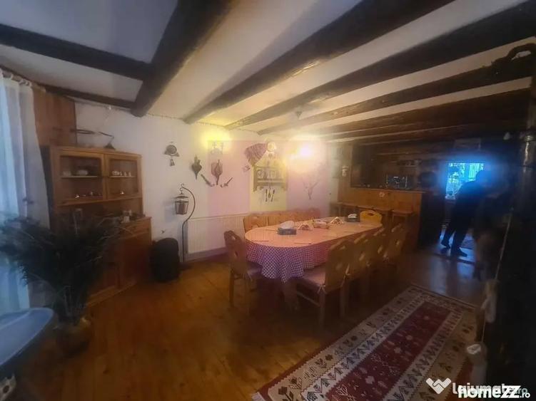 Casă cu 7 camere cu Teren 327 Mp în Zamora