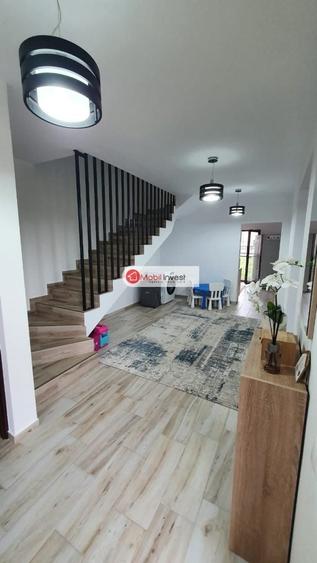 Casă individuală cu 4 camere cu Teren 230 Mp în Lipoveni