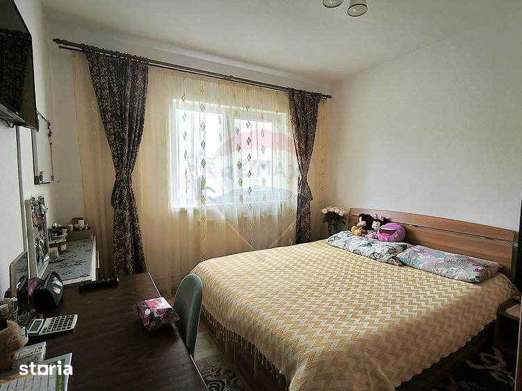 Apartament cu 3 camere decomandat în Vitrometan