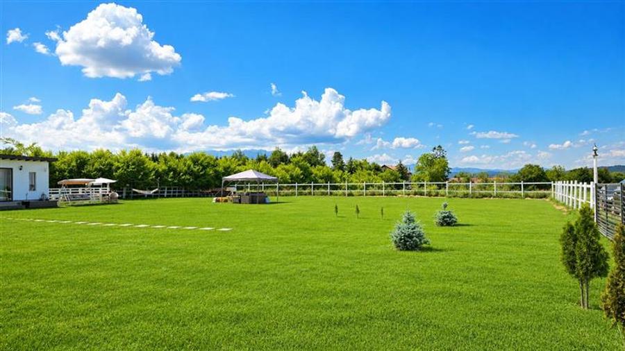 Teren extravilan de 1640 mp, în Exterior Est