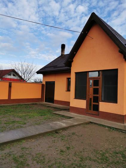Casă cu 4 camere în Aurora