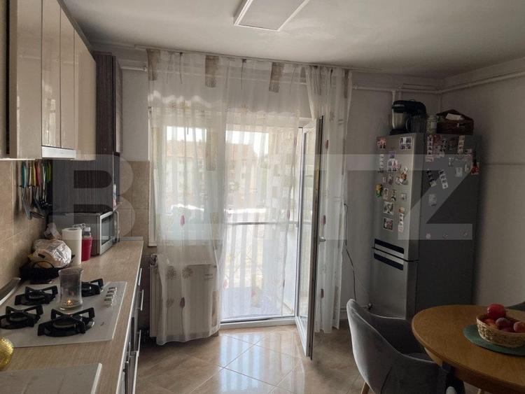 Apartament de vanzare, 79mp, zona Carpati 2 - 4