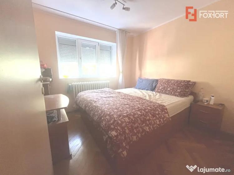 Apartament cu 3 camere semidecomandat în Dâmbovița