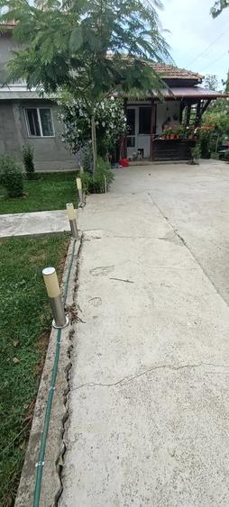 Casă cu 4 camere cu Teren 1000 Mp în Braniștea