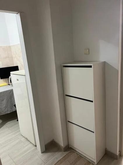 Garsonieră decomandată, mobilată în Gorjului