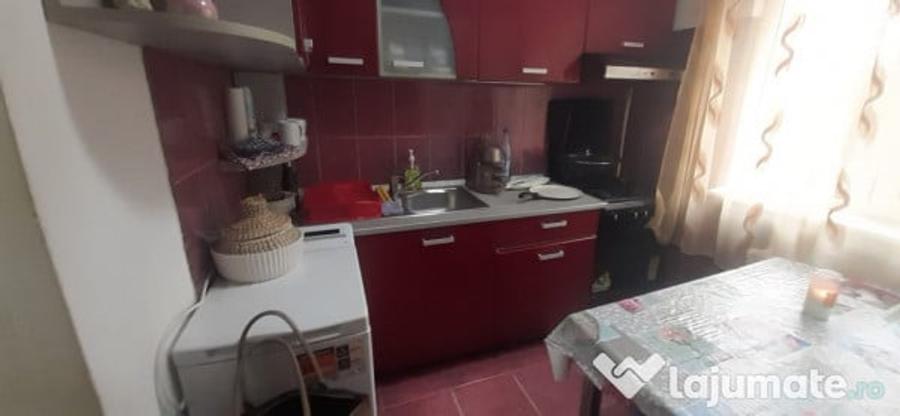 Apartament cu 2 camere nedecomandat în Decebal