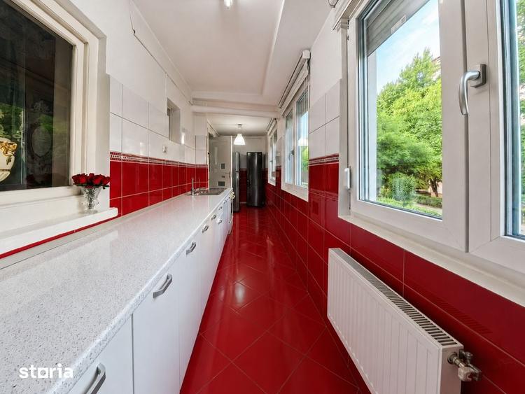 Apartament cu 3 camere în Mioriței