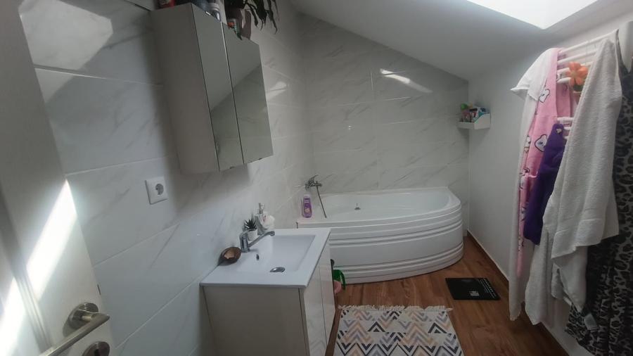 Casă individuală cu 4 camere cu Teren 400 Mp în Brestei